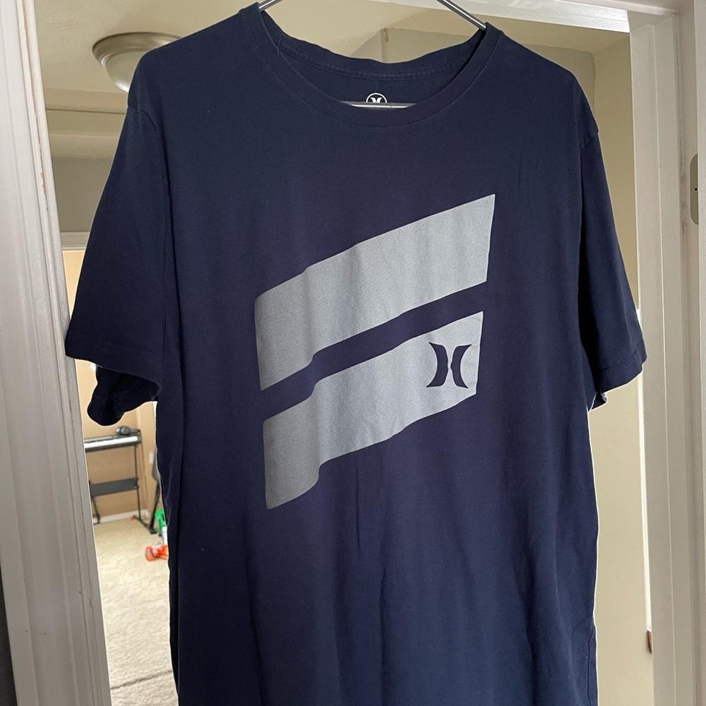 XL mens Hurley shirt. Worn a handful of times- non smoking home.